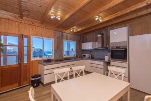 3BR Fronton Wave - Ocean View & Parking