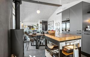 2 Bedroom Lovely Home In Assens