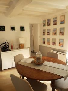 Maisons de vacances Maison de charme avec terrasse : photos des chambres