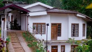 Travelodg Guest Inn - Boralanda