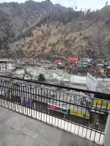 New Chandra Guest House - Manīkaran