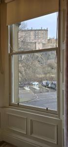 2 Bedroom Sofa bed in livingroom Castle View 1st floor sleeps 6