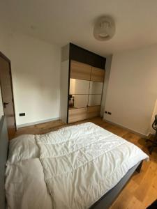 Lovely spacious 2 bed apartment