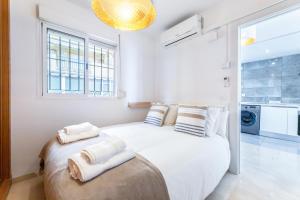 VB Carvajal Sea Views 2BR penthouse