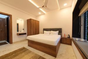 CosmicStays Casa Ivory Private Pool Villa near Mulshi