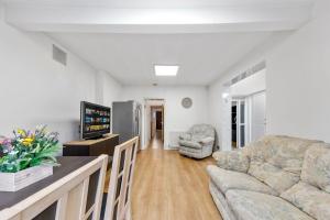 Kosher House - Hendon - London