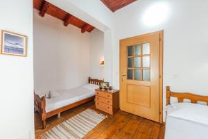 Easy Steps Guesthouse - Room 1 - Pro Bono by PikHost