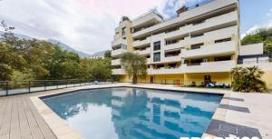 Jolie appartement avec piscine et parking privé Menton