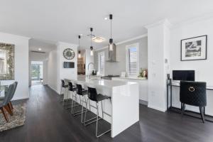 Large Family Home with Pool & Spa