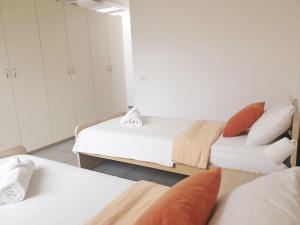 APPARTAMENTO MODERNO con parcheggio gratuito di fronte