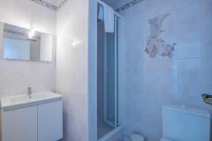 Les Marinas front of the beach