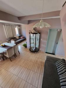 Quarto confortável com banheiro privativo em aconchegante residência