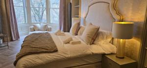 2 Bedroom Sofa bed in livingroom Castle View 1st floor sleeps 6