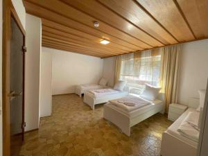 SAD241 Große Monteurwohnung Übergangswohnung