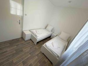 SAD242 Große Monteurwohnung Übergangswohnung