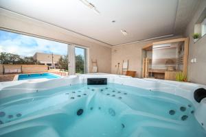 Holiday spa house Strenja - 4hvězdičkové hotely ve městě Sukošan