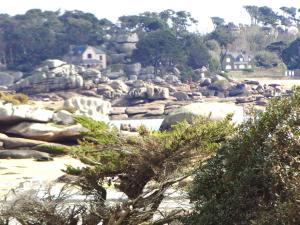 Grande maison familiale proche plage, 200m Mer, Trégastel - FR-1-368-457