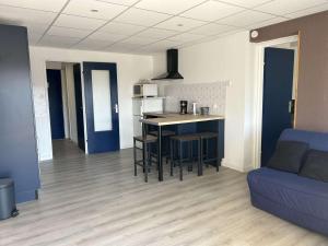 Appartement rénové, 4 couchages, proche plage et commerces, parking privé, Port Camargue - FR-1-250-44