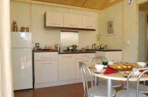 Campings Camping 4 etoiles - Piscine - ccbadea : photos des chambres