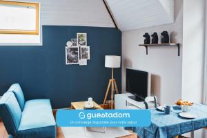 LE WOODY - 700m Gare - Wifi - 3-star hotels in Laval