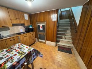 The Wolf House Greysclass