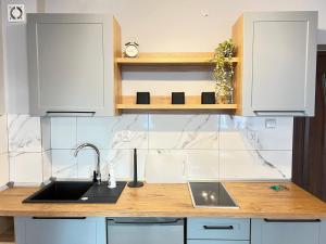 Kawalerka w mieście 65