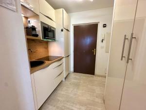 Appartements Charmant studio, piscine, vue mer proche Monaco : photos des chambres