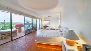 Ocean Views and a Garden to Fall in Love With