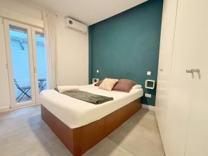 Bright, with a patio and a good area