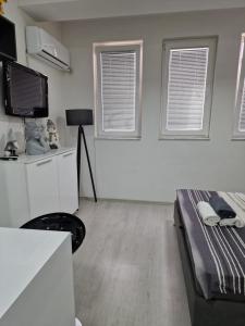 M and M Apartment