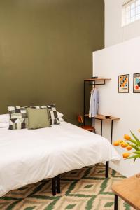 Foools Inn - Trendy Rooms available in the Heart of Sea Point!