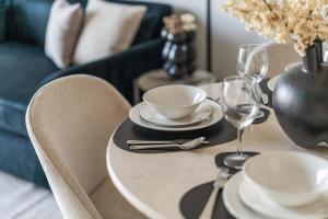 GuestReady - Modern living in JVC