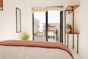 Foools Inn - Trendy Rooms available in the Heart of Sea Point!