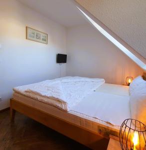 Fritz_Reuter_Str_Sonnenuhr_Wg_5