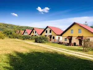 Mojo Beach - 皮特什蒂