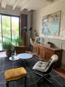 Villas Beautiful stone house with pool : photos des chambres