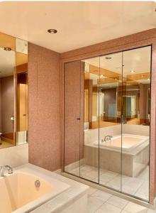 Nuit avec vue sur la mairie