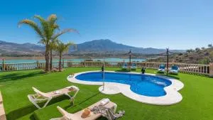 Cortijo Angela Viñuela by Ruralidays - Los Romanes