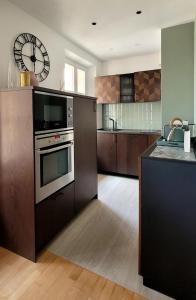 Newly renovated 3-rooms apartment in the heart of old Cannes, up to 6 persons