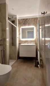 Newly renovated 3-rooms apartment in the heart of old Cannes, up to 6 persons