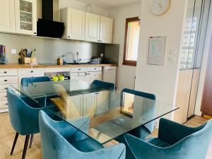 Maisons de vacances Warm house with pool and HOT TUB : photos des chambres