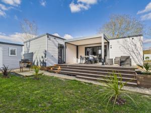 Chalets Joli chalet pour 6, piscine chauffee a l-annee : photos des chambres