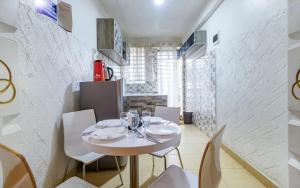 Emerald 2 BR By skyline villa