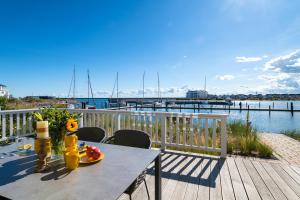 Hafenglueck- Sauna, Steg, 2 Baeder, Kamin, Terrasse