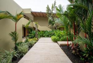 Classy 4BR Villa with Pool at Mesa de Yeguas