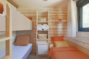 Campings Camping paradis les pins : photos des chambres