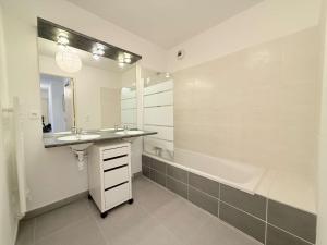 T3 LEden- piscine- clim- commerces