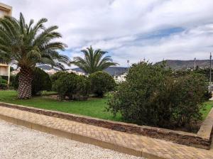 T2- Piscine- Commerces- Plages- Clim