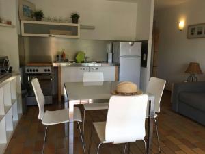 T2 en rez de jardin , proche plage de St Clair et commerces