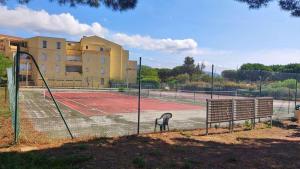 T2- Parking- Plages- Commerces